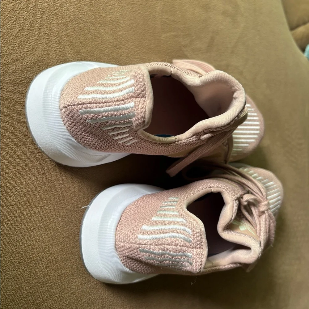 Adidas Women's Light Pink Sneakers - Picture 4 of 9